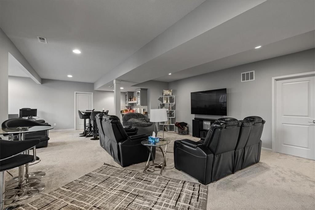 Photo 23 of 41 - 4234 Lakeview Terrace