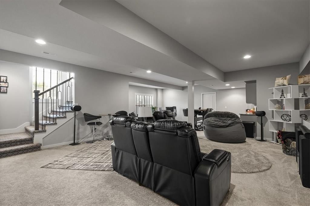 Photo 24 of 41 - 4234 Lakeview Terrace
