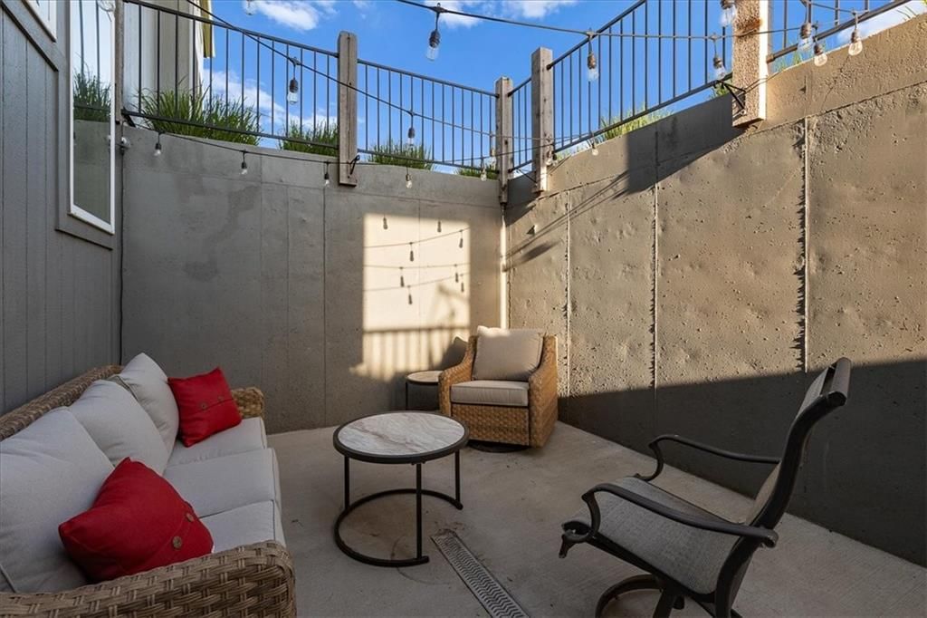 Photo 31 of 41 - 4234 Lakeview Terrace