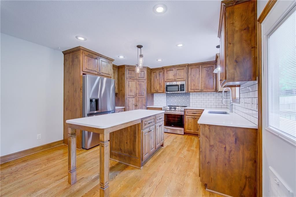 Photo 9 of 36 - 603 Madison Street