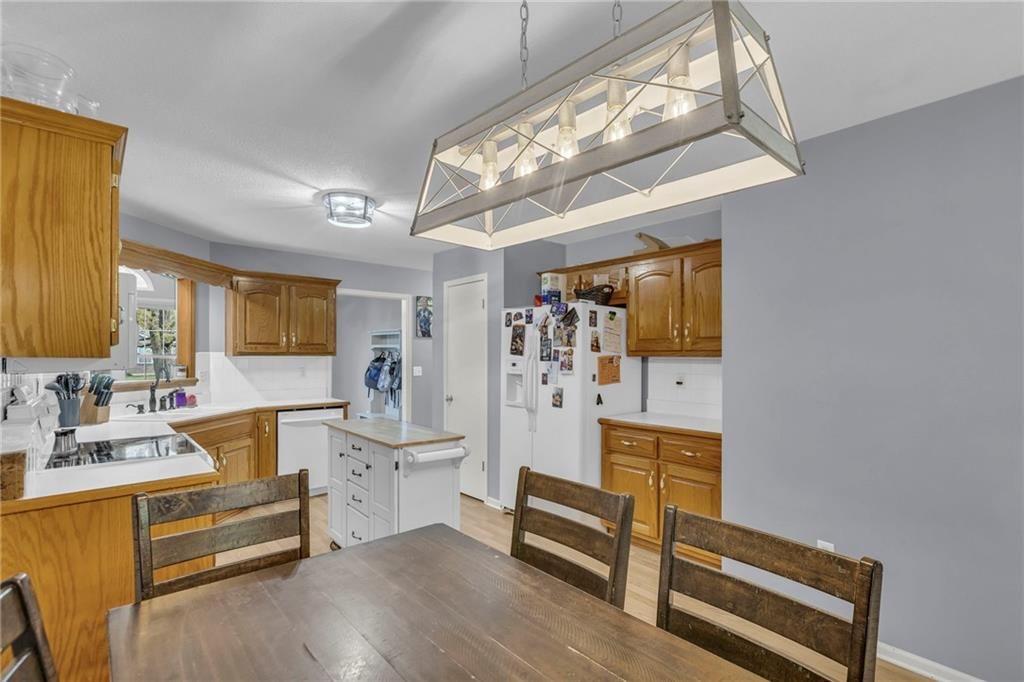 703 Oakwood Street — photo 11