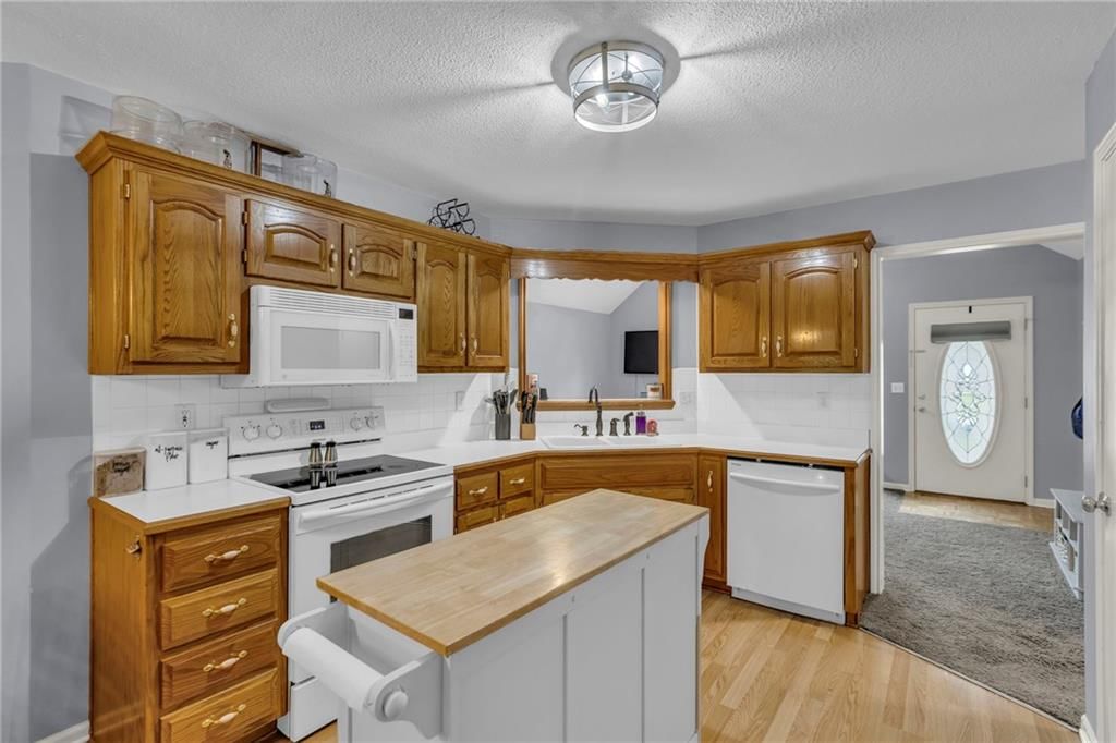 703 Oakwood Street — photo 14
