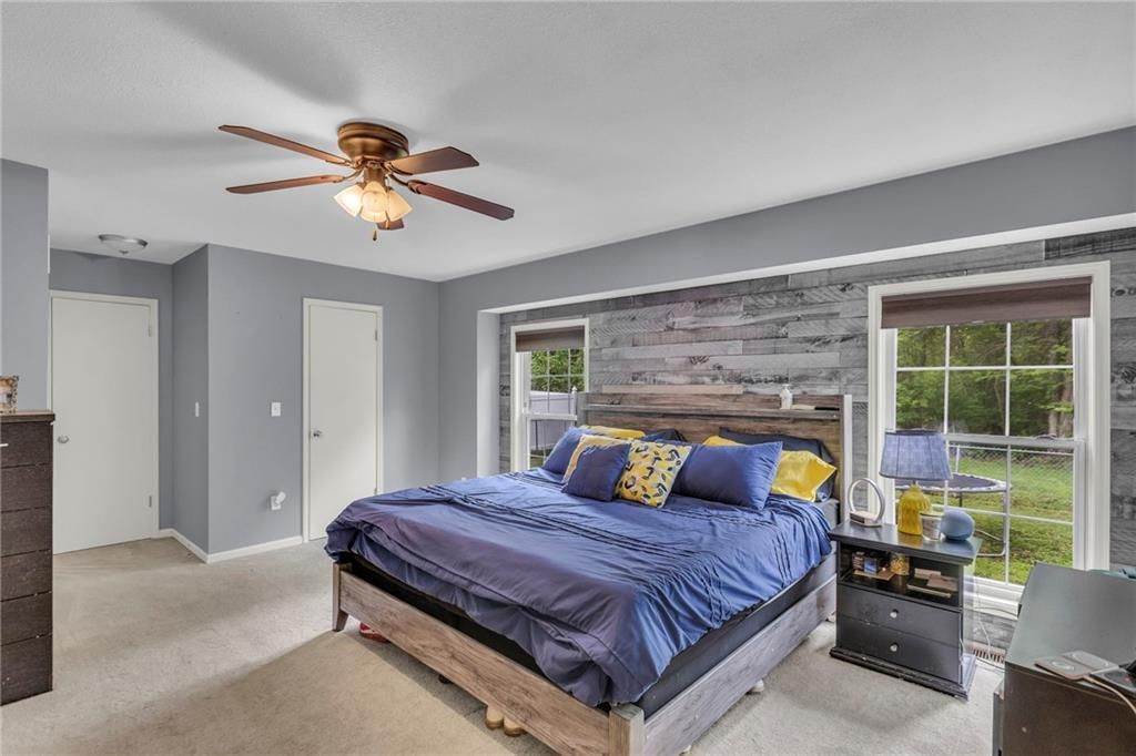 703 Oakwood Street — photo 16