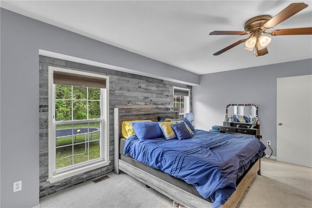 703 Oakwood Street — photo 18