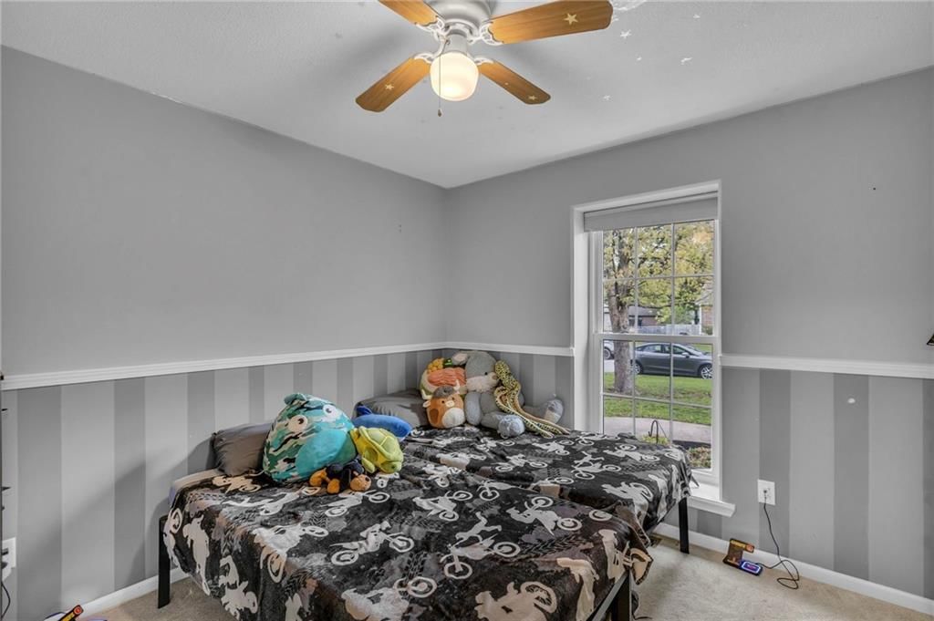 703 Oakwood Street — photo 20