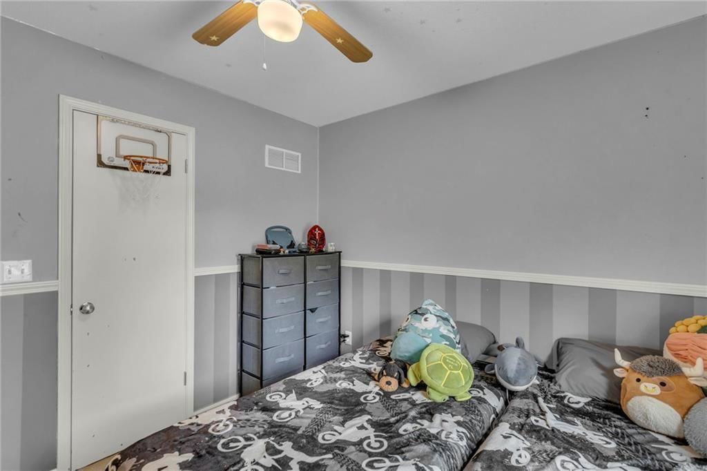 703 Oakwood Street — photo 21