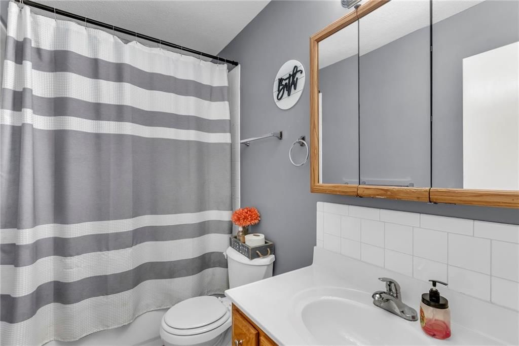 703 Oakwood Street — photo 22