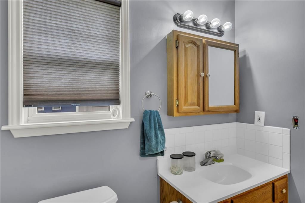 703 Oakwood Street — photo 26