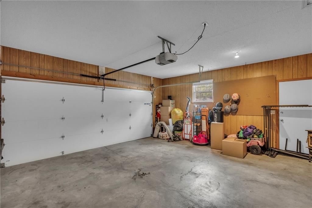 703 Oakwood Street — photo 31
