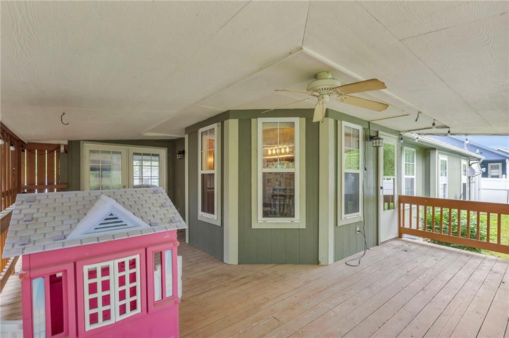 703 Oakwood Street — photo 32