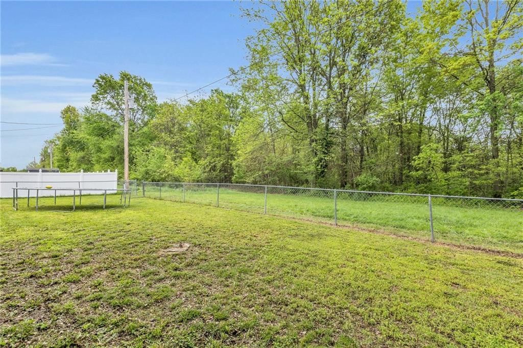 703 Oakwood Street — photo 36