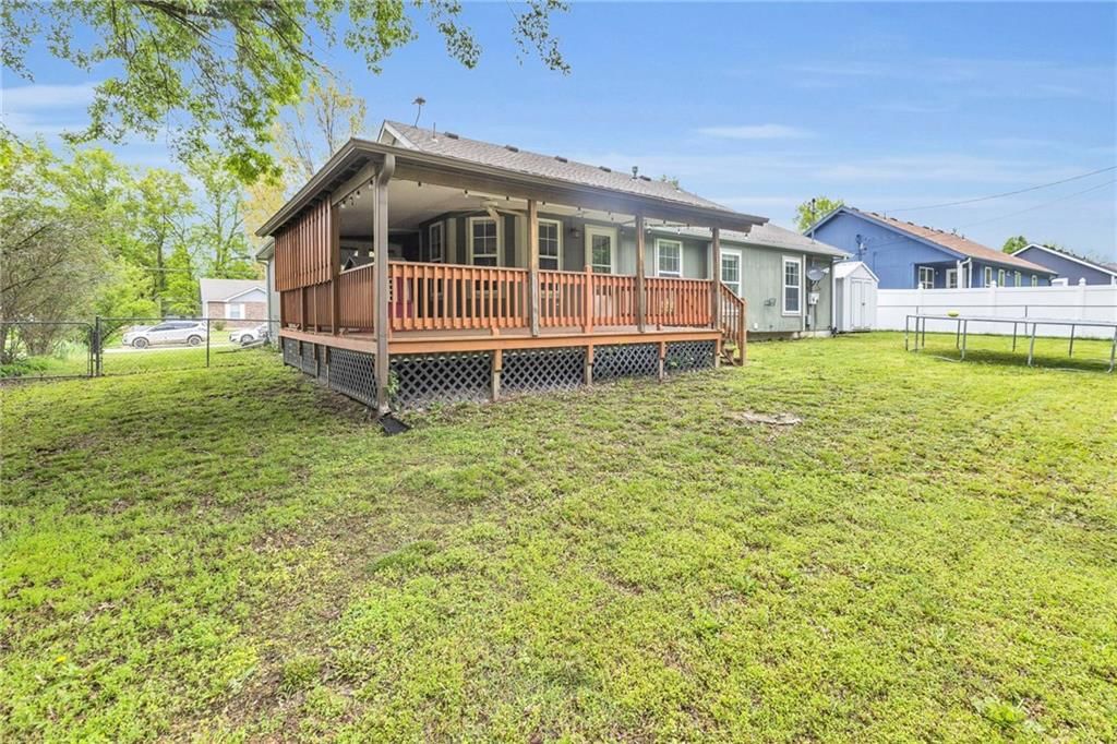 703 Oakwood Street — photo 38