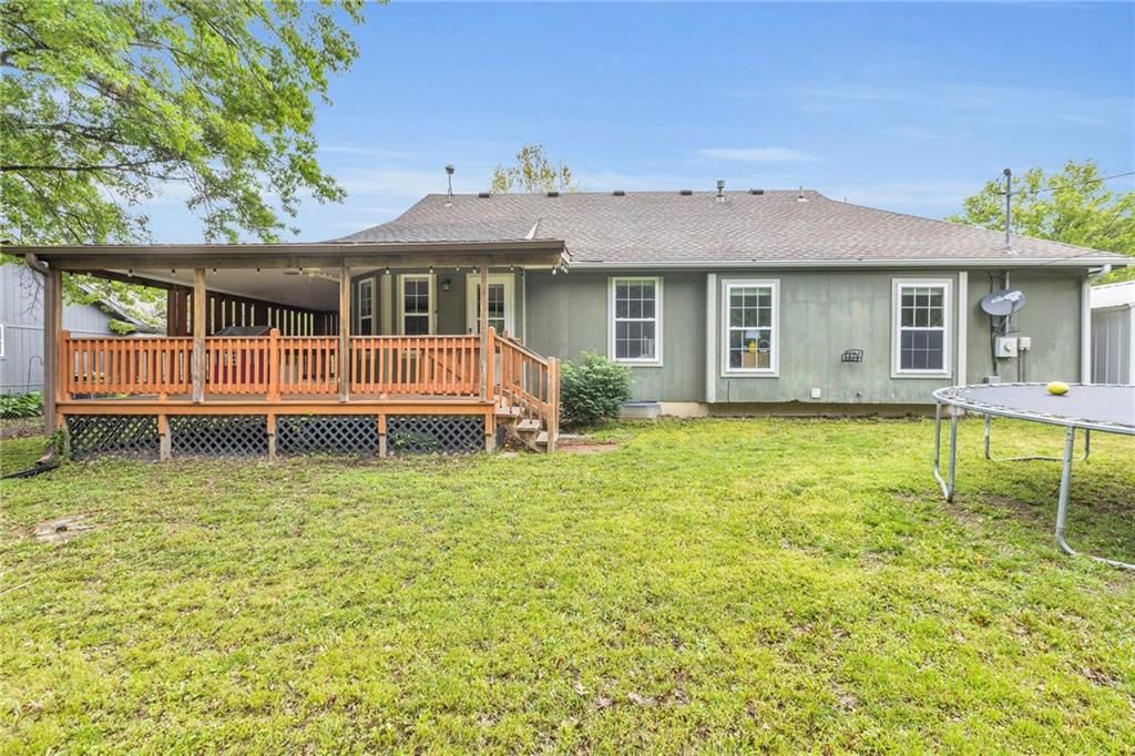 703 Oakwood Street — photo 39