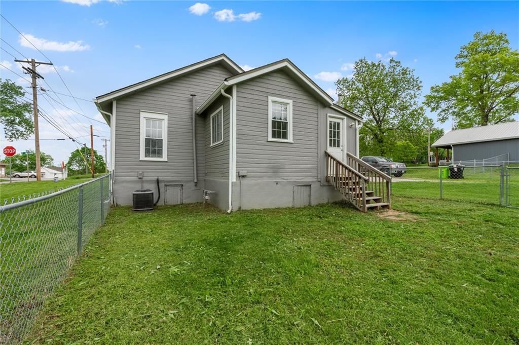 903 W Mechanic Street — photo 17