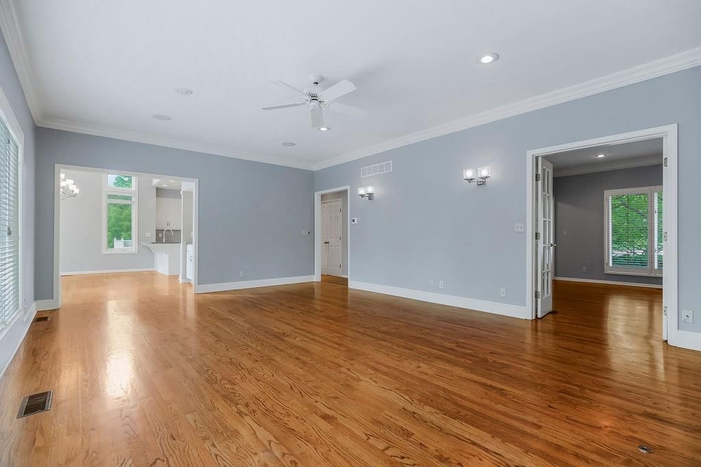12912 Woodson Street — photo 17