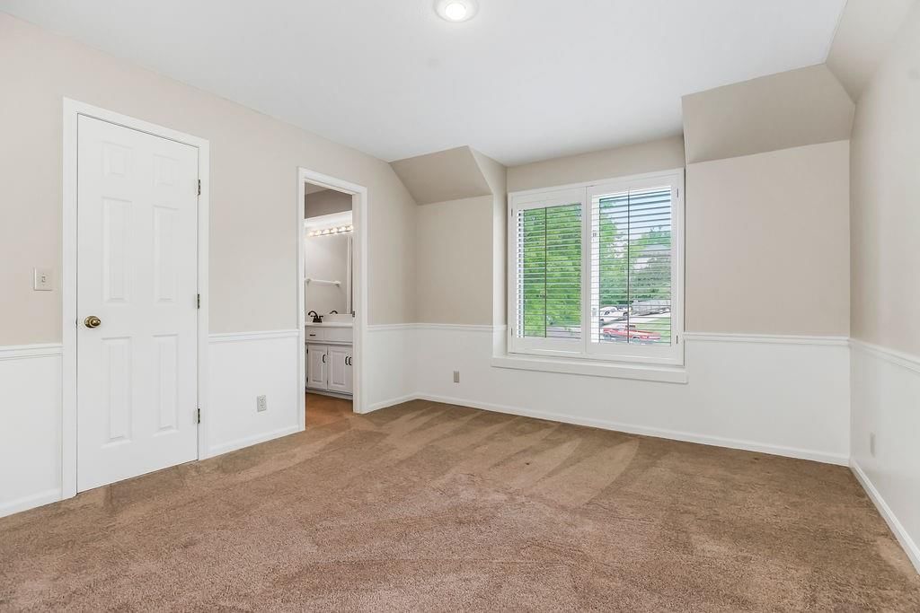 12912 Woodson Street — photo 28