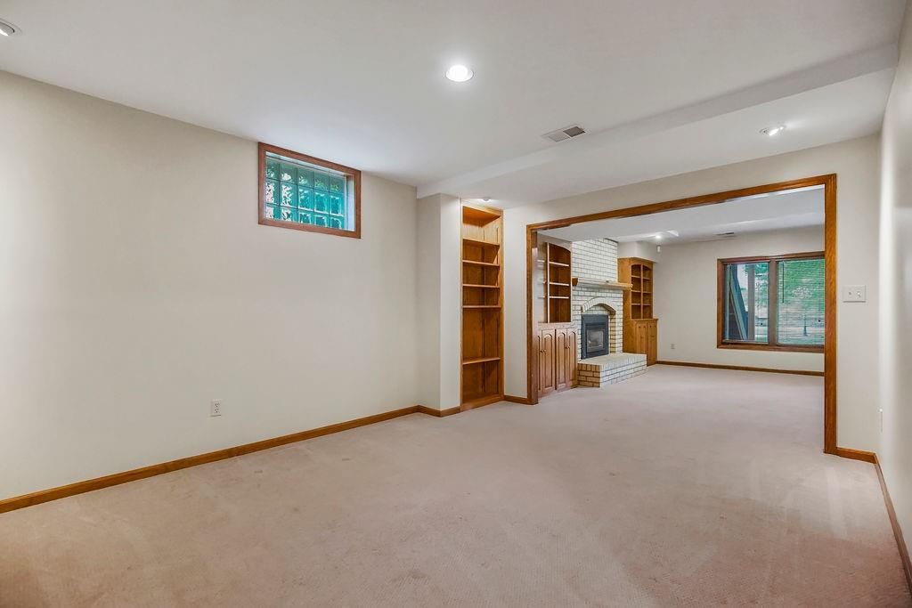 12912 Woodson Street — photo 35