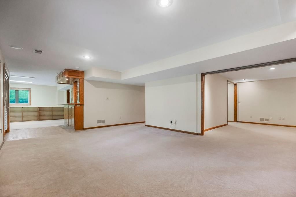12912 Woodson Street — photo 36
