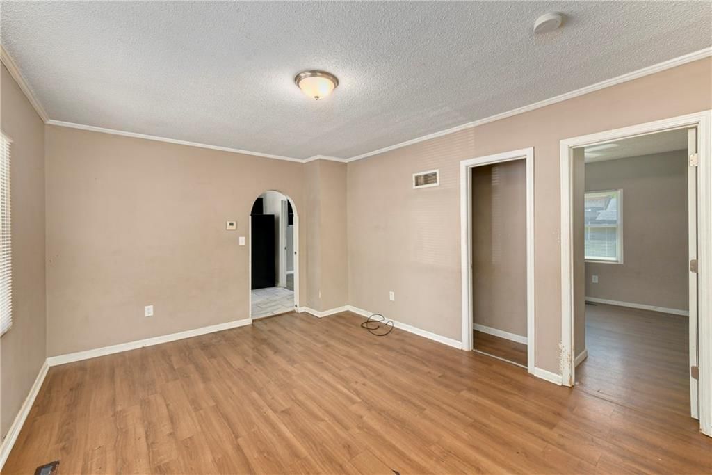 2431 Vermont Avenue — photo 5