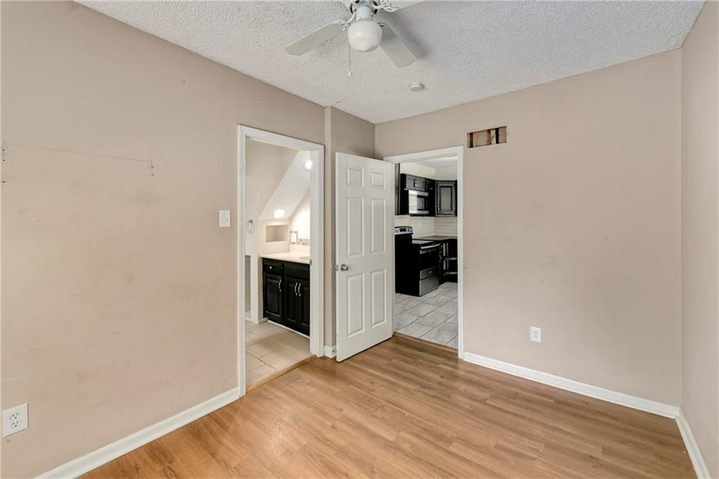 2431 Vermont Avenue — photo 13