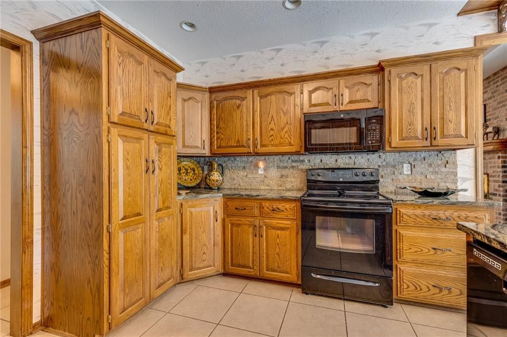 1104 N 2nd Street East Street — photo 19