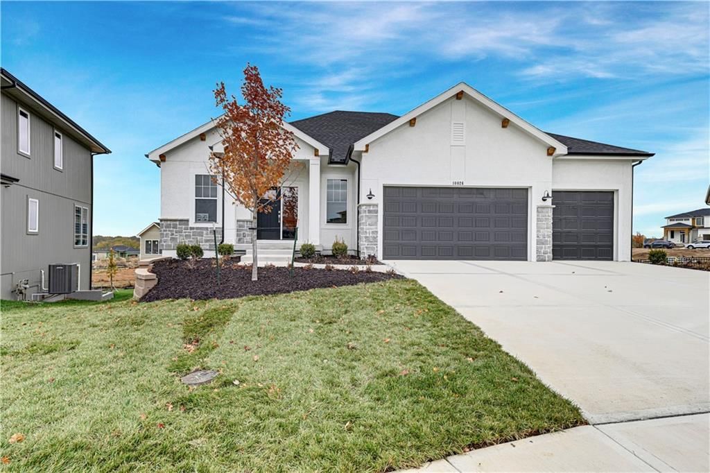 10026 Aurora Street, Lenexa, KS