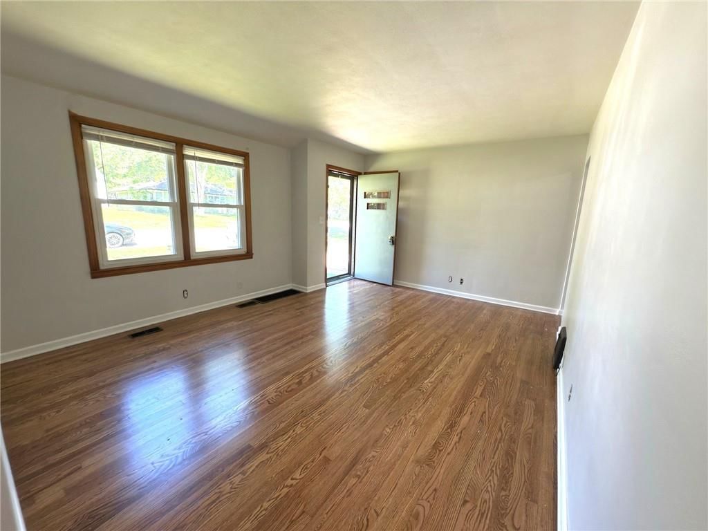 3031 S Scott Avenue — photo 8