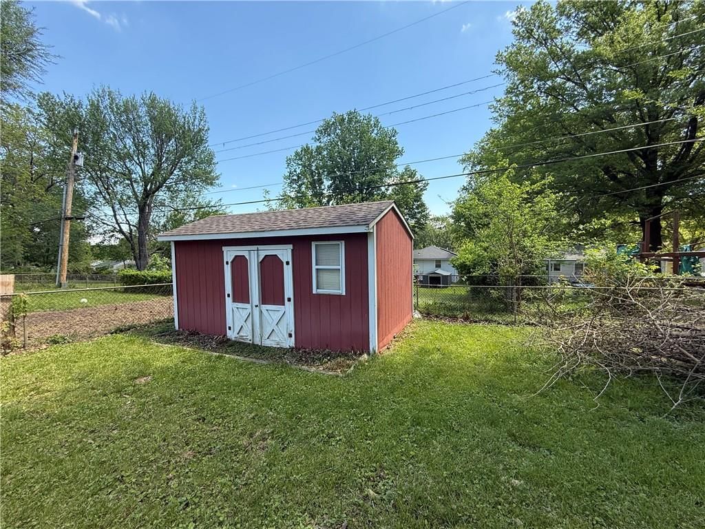 3031 S Scott Avenue — photo 28