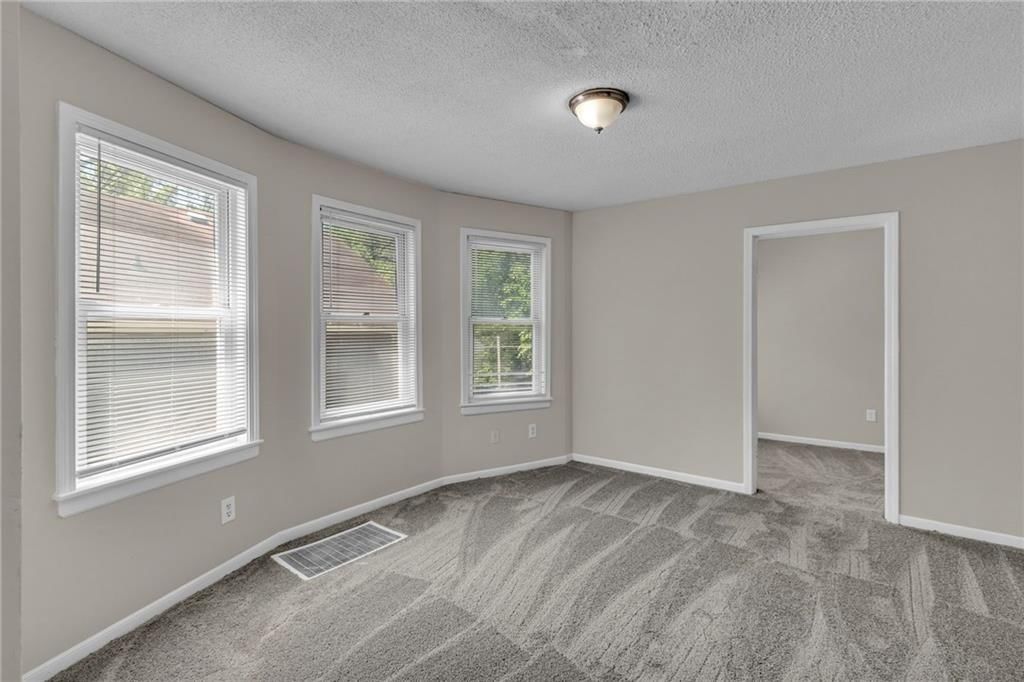 2722 Brighton Avenue — photo 7