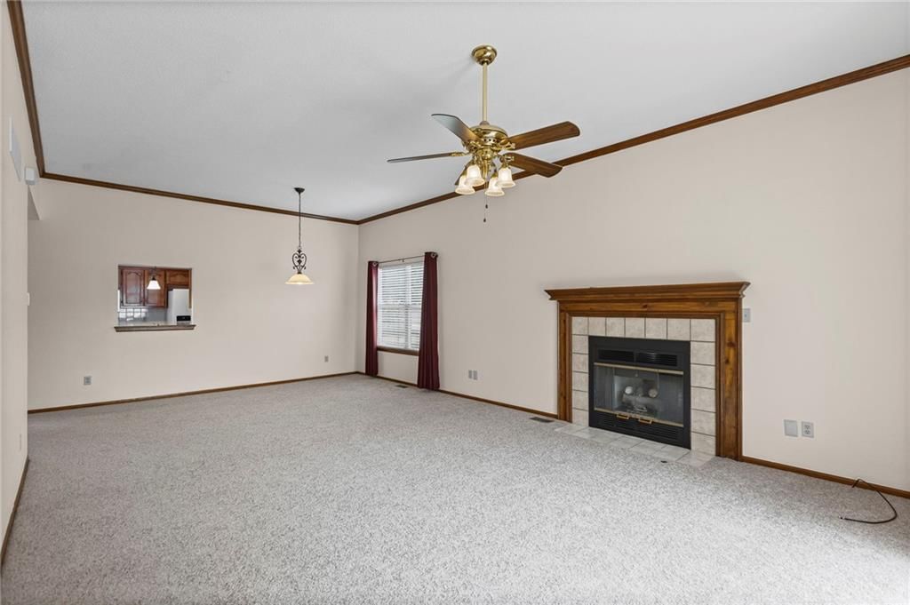Photo 6 of 33 - 16611 E 53RD Street