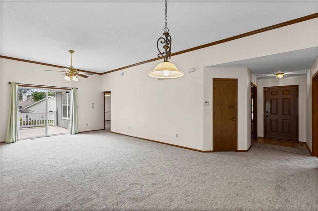 Photo 8 of 33 - 16611 E 53RD Street