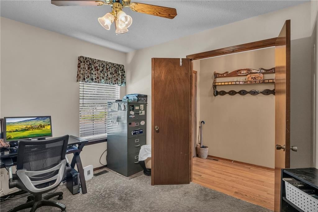Photo 16 of 33 - 16611 E 53RD Street