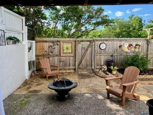 7171 NW Chapel Woods Circle — photo 40