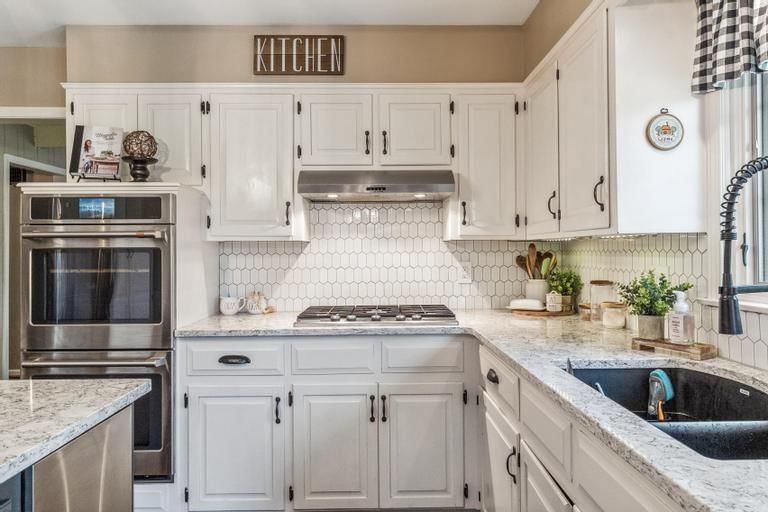 314 W 119th Terrace — photo 24