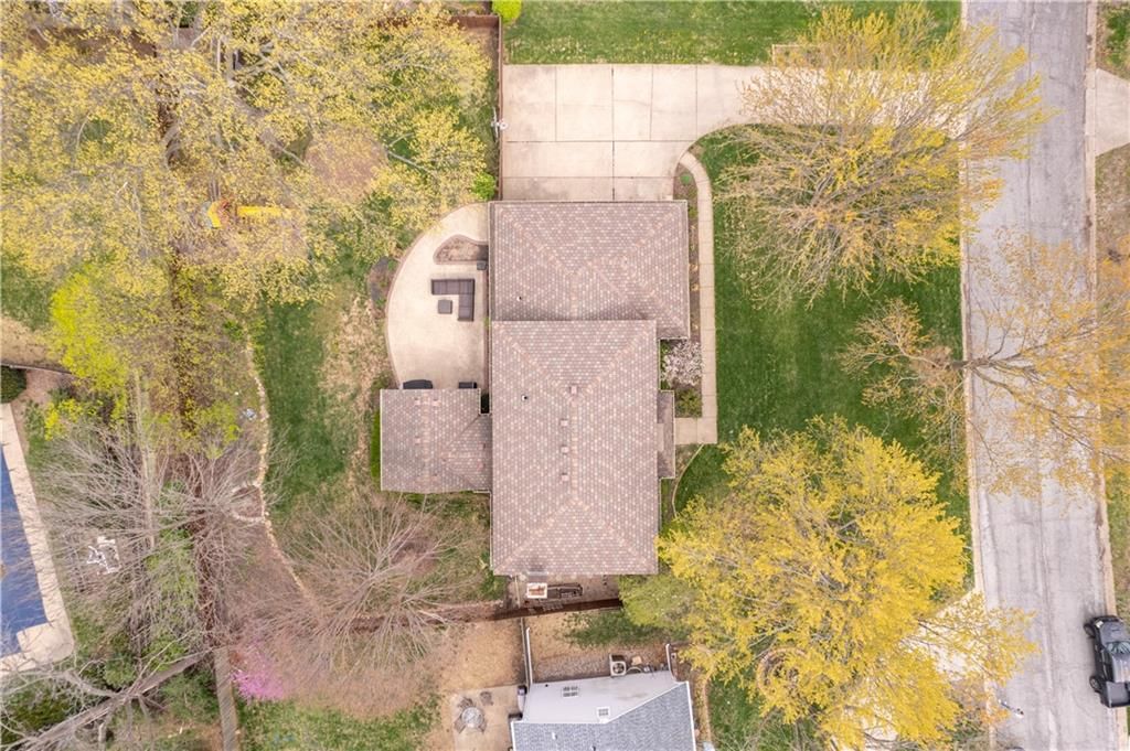 314 W 119th Terrace — photo 58