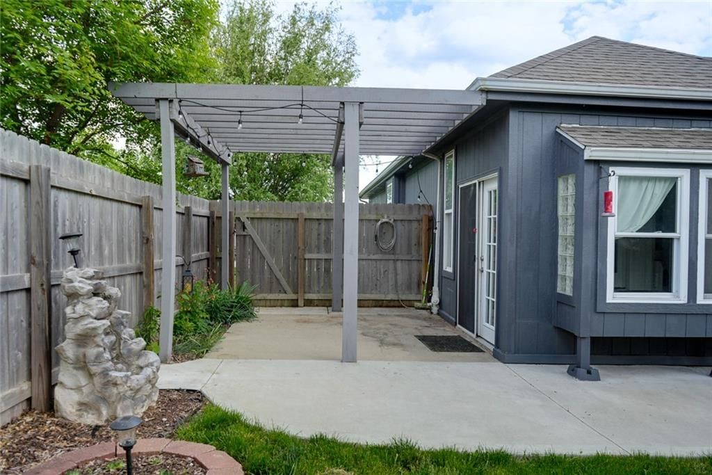 1200 NW BOXELDER Court — photo 5