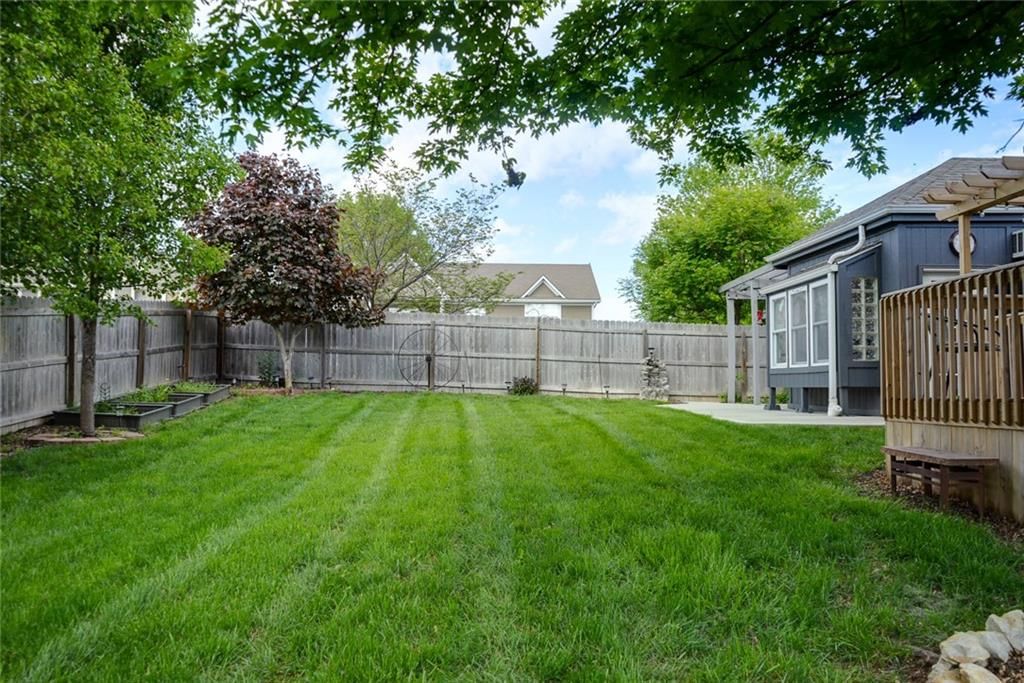 1200 NW BOXELDER Court — photo 8