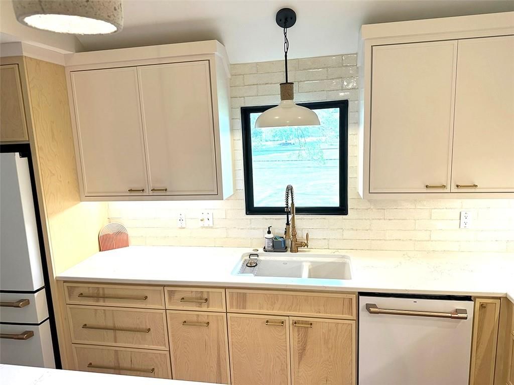 9314 Roe Avenue — photo 40