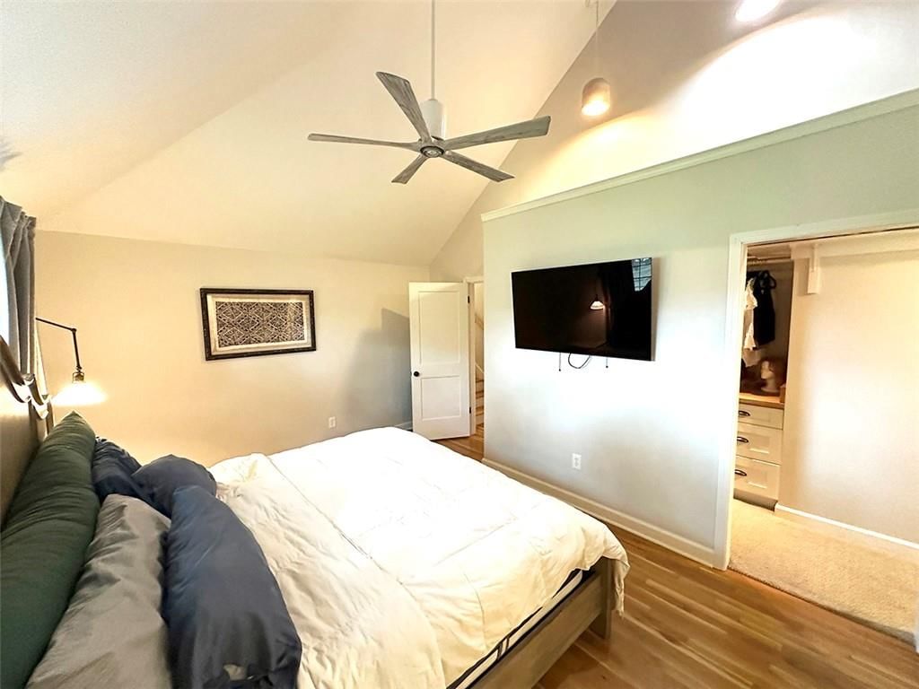 9314 Roe Avenue — photo 64