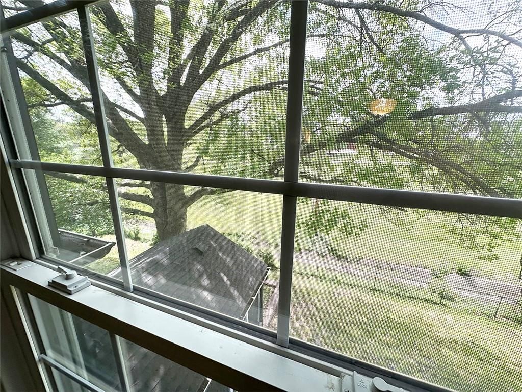 9314 Roe Avenue — photo 79