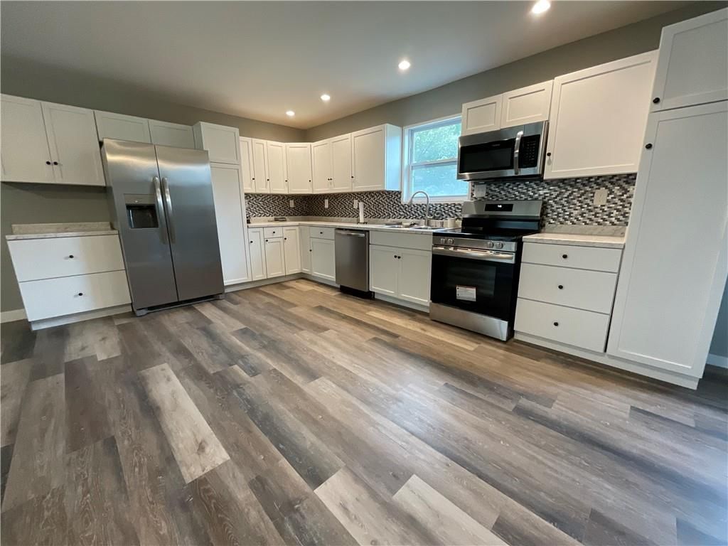 300 MAPLE Terrace — photo 6
