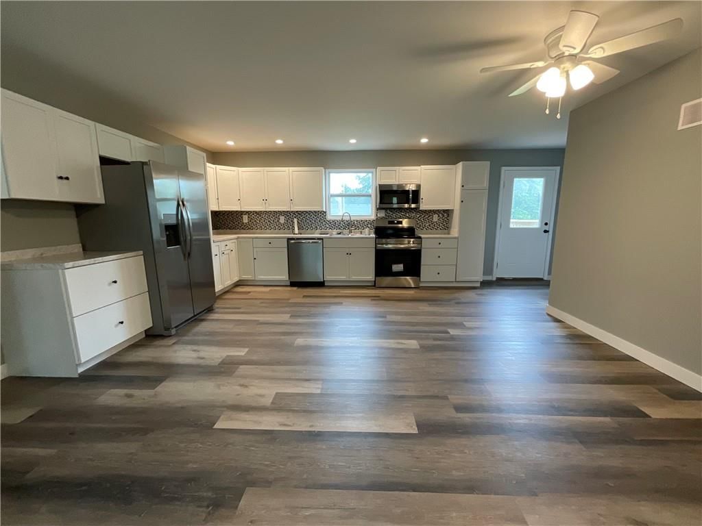 300 MAPLE Terrace — photo 7