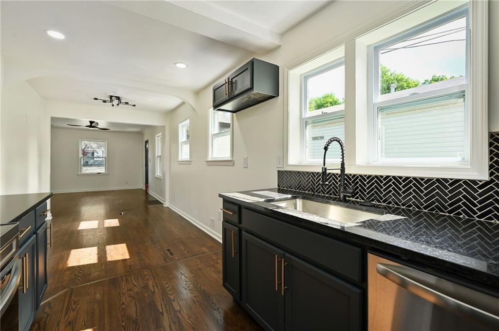 117 W 80th Terrace — photo 8