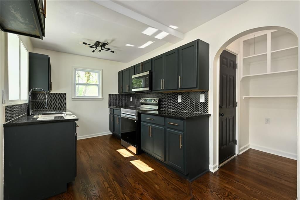 117 W 80th Terrace — photo 9