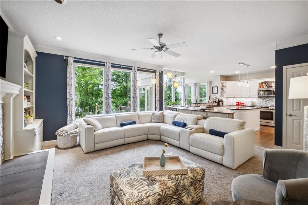 Photo 9 of 48 - 14910 Rhodes Circle