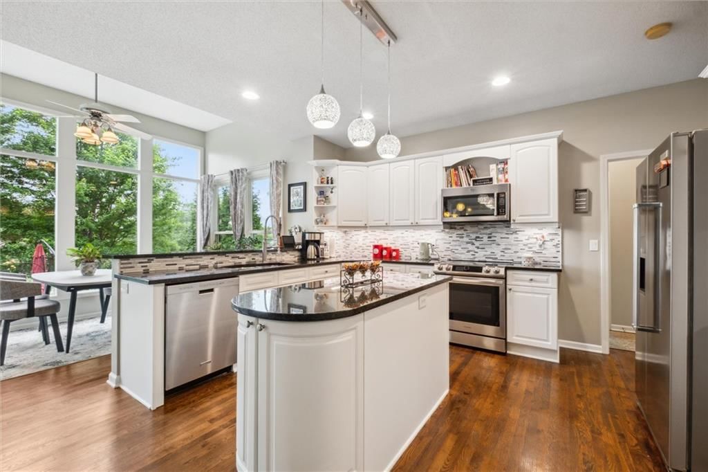 Photo 14 of 48 - 14910 Rhodes Circle