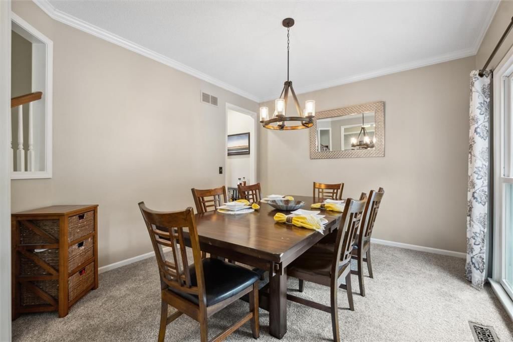 Photo 16 of 48 - 14910 Rhodes Circle
