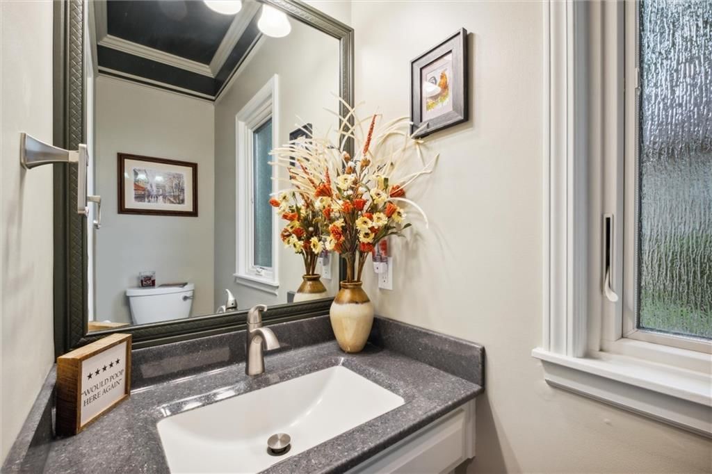 Photo 18 of 48 - 14910 Rhodes Circle
