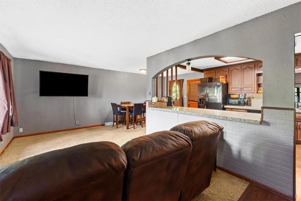 6550 Webster Avenue — photo 3