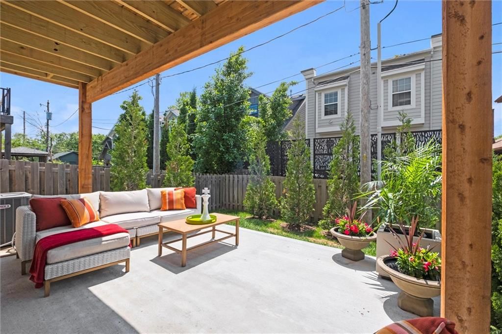 717 W 44th Terrace — photo 37
